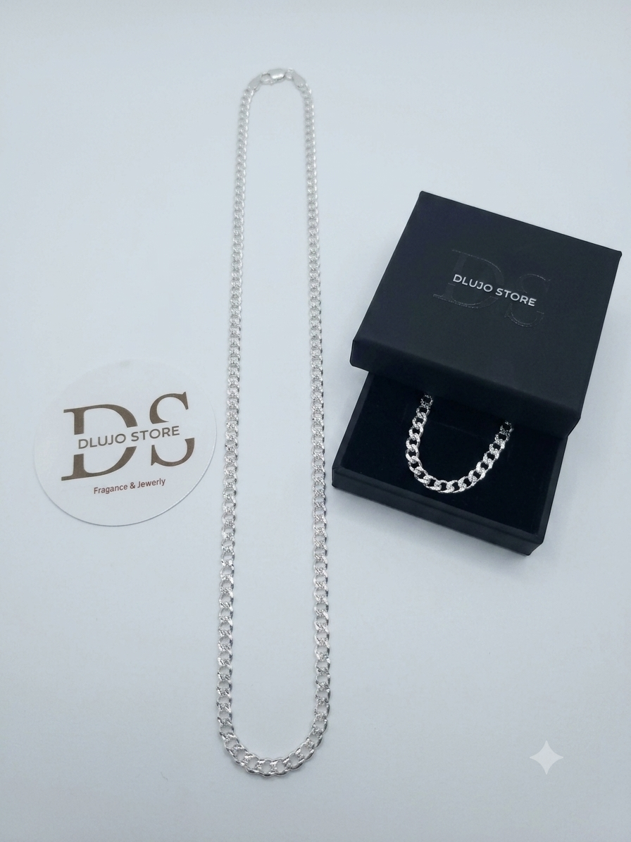 Cadena Cubana Diamantada Elegancia Minimalista y Versátil