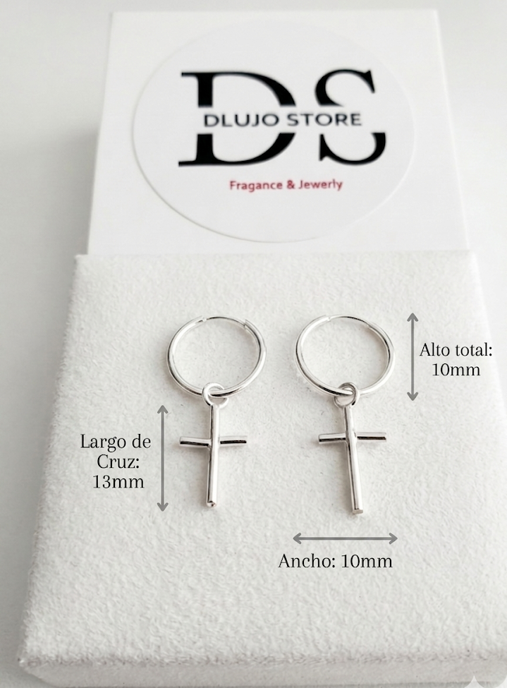 Argollas con Dije de Cruz – Estilo Minimalista y Versátil