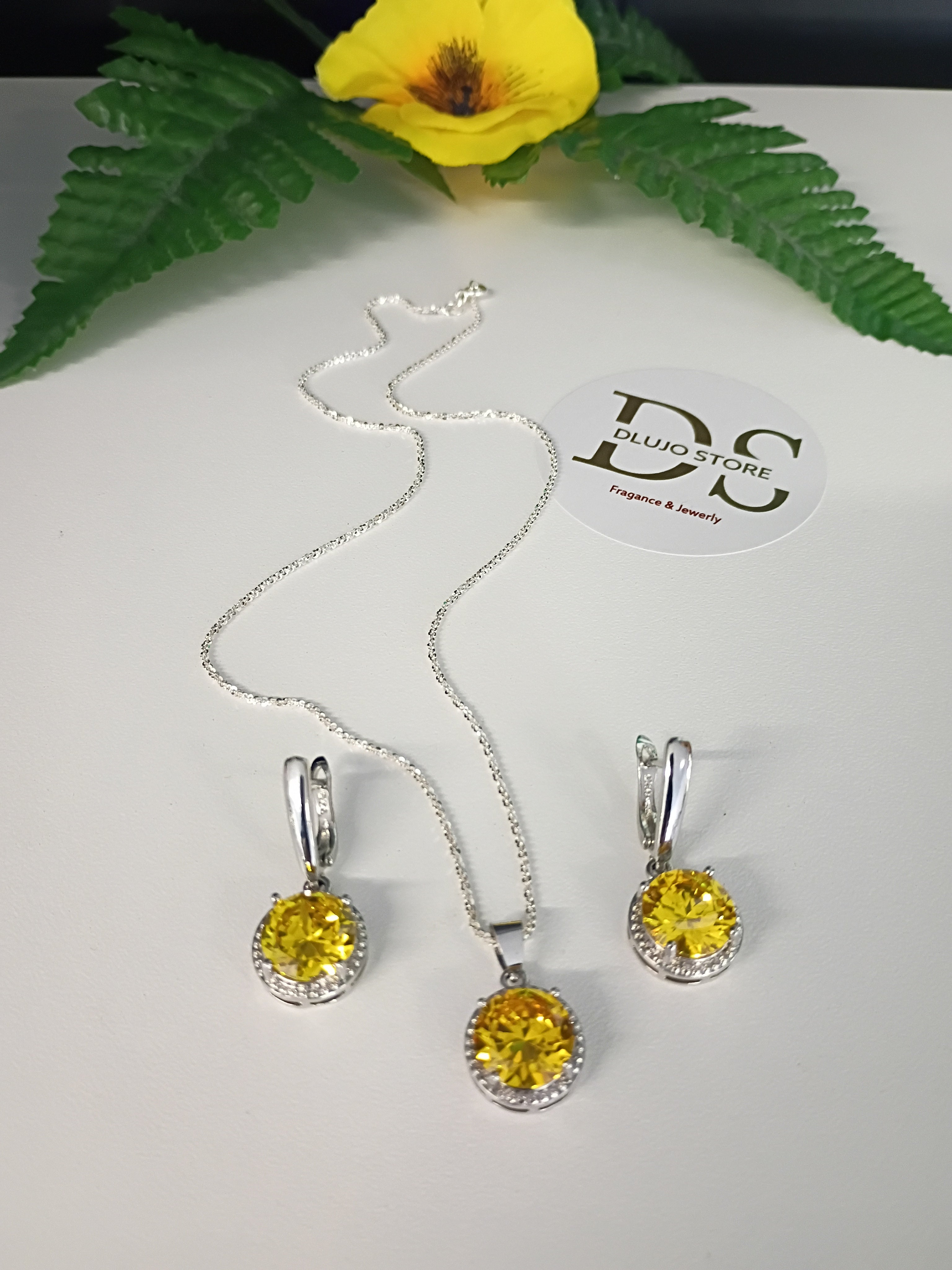 Yellow Cubic Zirconia Set in 925 Silver